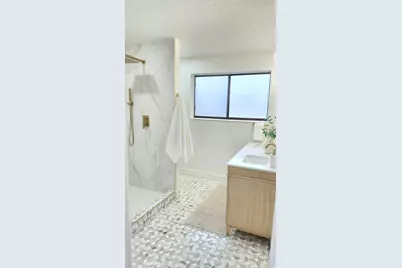 2099 E Worchester Dr S, Cottonwood Heights, UT 84121 - Photo 14