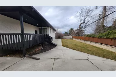 2099 E Worchester Dr S, Cottonwood Heights, UT 84121 - Photo 28