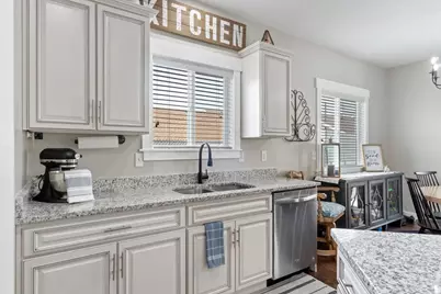 2146 W 5600 S #29, Roy, UT 84067 - Photo 12