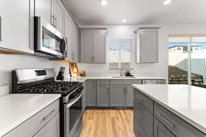 966 W Ruddy Clover Ln N, Saratoga Springs, UT 84045 - Photo 8