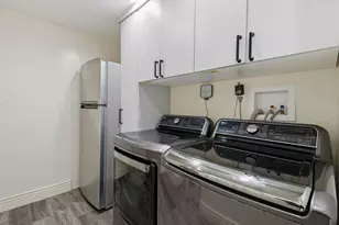 2117 E Rolling Knolls Way, Cottonwood Heights, UT 84121 - Photo 58