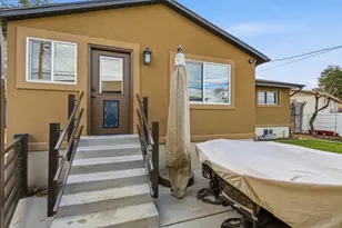 2117 E Rolling Knolls Way, Cottonwood Heights, UT 84121 - Photo 8