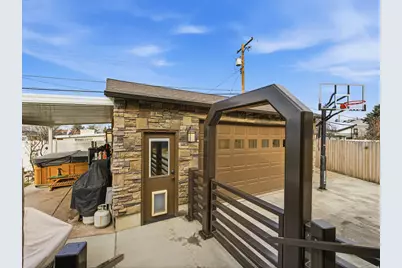 2117 E Rolling Knolls Way, Cottonwood Heights, UT 84121 - Photo 12