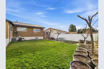 2117 E Rolling Knolls Way, Cottonwood Heights, UT 84121 - Photo 4