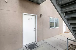 725 S 200 W, Salt Lake City, UT 84101 - Photo 2