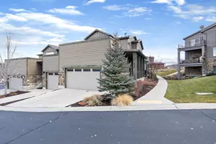 832 S Edgewater Ct, Huntsville, UT 84317 - Photo 2