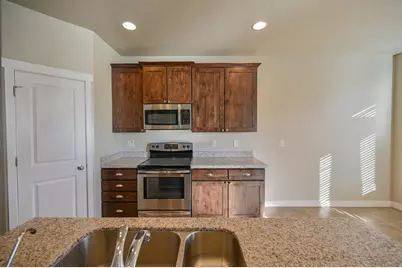 4088 E Oakland Hills Dr, Eagle Mountain, UT 84005 - Photo 16