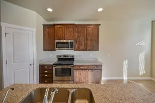 4088 E Oakland Hills Dr, Eagle Mountain, UT 84005 - Photo 16