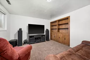 1065 E Fallbrook Way, Sandy, UT 84094 - Photo 22