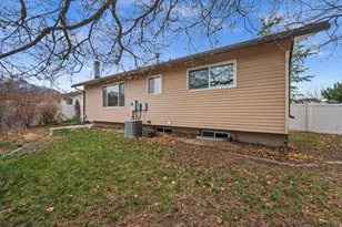 1065 E Fallbrook Way, Sandy, UT 84094 - Photo 34