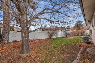 1065 E Fallbrook Way, Sandy, UT 84094 - Photo 32