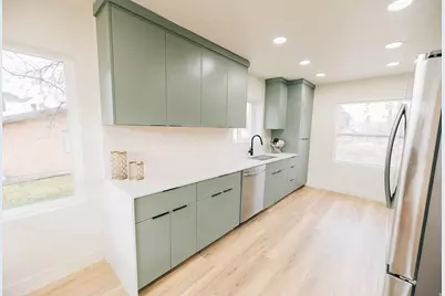 345 E 600 S, Centerville, UT 84014 - Photo 10