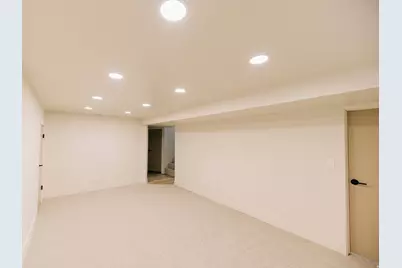 345 E 600 S, Centerville, UT 84014 - Photo 24