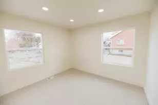 345 E 600 S, Centerville, UT 84014 - Photo 20