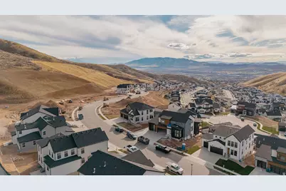 1632 W Canyon Rim Rd #606, Lehi, UT 84048 - Photo 2