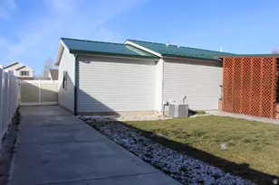 1051 S 900 W, Tooele, UT 84074 - Photo 24