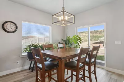 7926 N Bristlecone Rd W, Eagle Mountain, UT 84005 - Photo 10