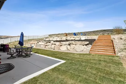 7926 N Bristlecone Rd W, Eagle Mountain, UT 84005 - Photo 40