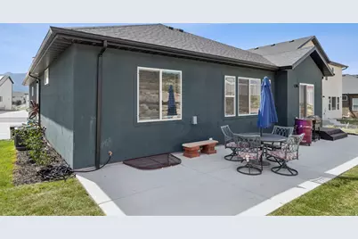 7926 N Bristlecone Rd W, Eagle Mountain, UT 84005 - Photo 38