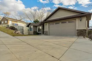 842 E 2150 S, Bountiful, UT 84010 - Photo 6