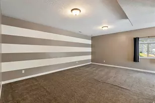 842 E 2150 S, Bountiful, UT 84010 - Photo 32