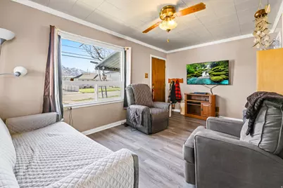 4548 S Box Elder St, Murray, UT 84107 - Photo 8