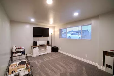 8129 W Armoridge Cir, Magna, UT 84044 - Photo 14