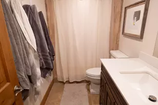 8867 S Easthills Dr E, Sandy, UT 84093 - Photo 68