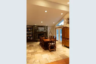8867 S Easthills Dr E, Sandy, UT 84093 - Photo 20