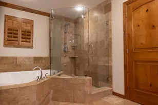 8867 S Easthills Dr E, Sandy, UT 84093 - Photo 40