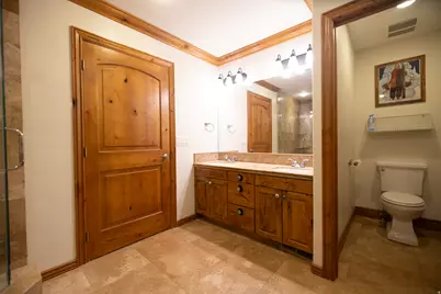 8867 S Easthills Dr E, Sandy, UT 84093 - Photo 38