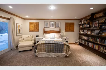 8867 S Easthills Dr E, Sandy, UT 84093 - Photo 32