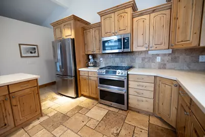 8867 S Easthills Dr E, Sandy, UT 84093 - Photo 26