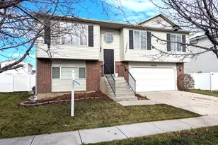 2928 W 2075 S, Syracuse, UT 84075 - Photo 1