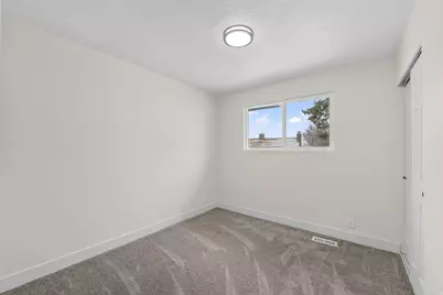 805 E Grenoble Dr, Midvale, UT 84047 - Photo 32