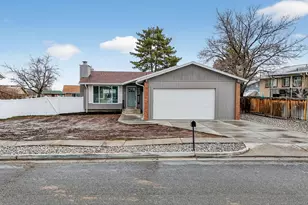 805 E Grenoble Dr, Midvale, UT 84047 - Photo 2