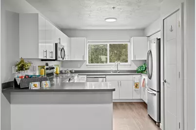 64 W 600 S #C205, Springville, UT 84663 - Photo 24