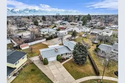 2613 W Hallmark Cir, West Valley, UT 84119 - Photo 2