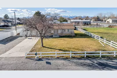 9505 N 6050 W, Highland, UT 84003 - Photo 4