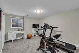 7885 S Manzano Dr, Sandy, UT 84093 - Photo 24