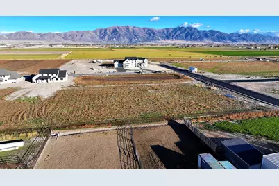 8344 W 10900 N #27, Tremonton, UT 84337 - Photo 4