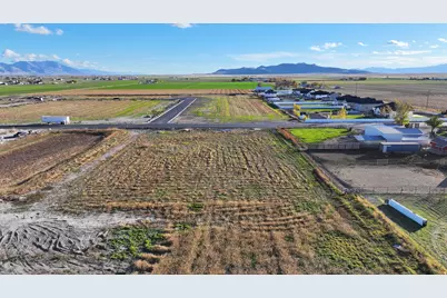 8344 W 10900 N #27, Tremonton, UT 84337 - Photo 6