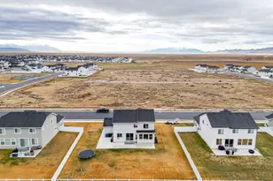 2774 W Coastline Dr, Syracuse, UT 84075 - Photo 44