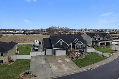 105 N 1400 W, Marriott-Slaterville City, UT 84404 - Photo 2