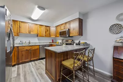 277 W Garden Park Dr, Orem, UT 84057 - Photo 2