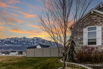 6101 N Latigo Ln, Mountain Green, UT 84050 - Photo 10