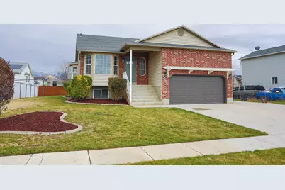 5556 S 3800 W, Roy, UT 84067 - Photo 2