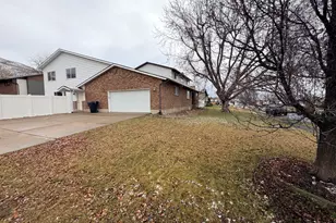 270 N 900 E, Kaysville, UT 84037 - Photo 2