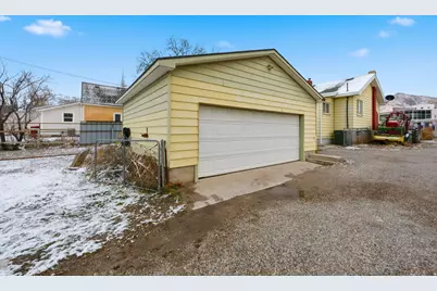 318 W Vine St, Tooele, UT 84074 - Photo 10