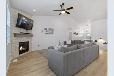 293 E Bedford Dr, Stansbury Park, UT 84074 - Photo 10